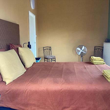 Domaine La Borniotte Apartman Saint-Alvère Kültér fotó